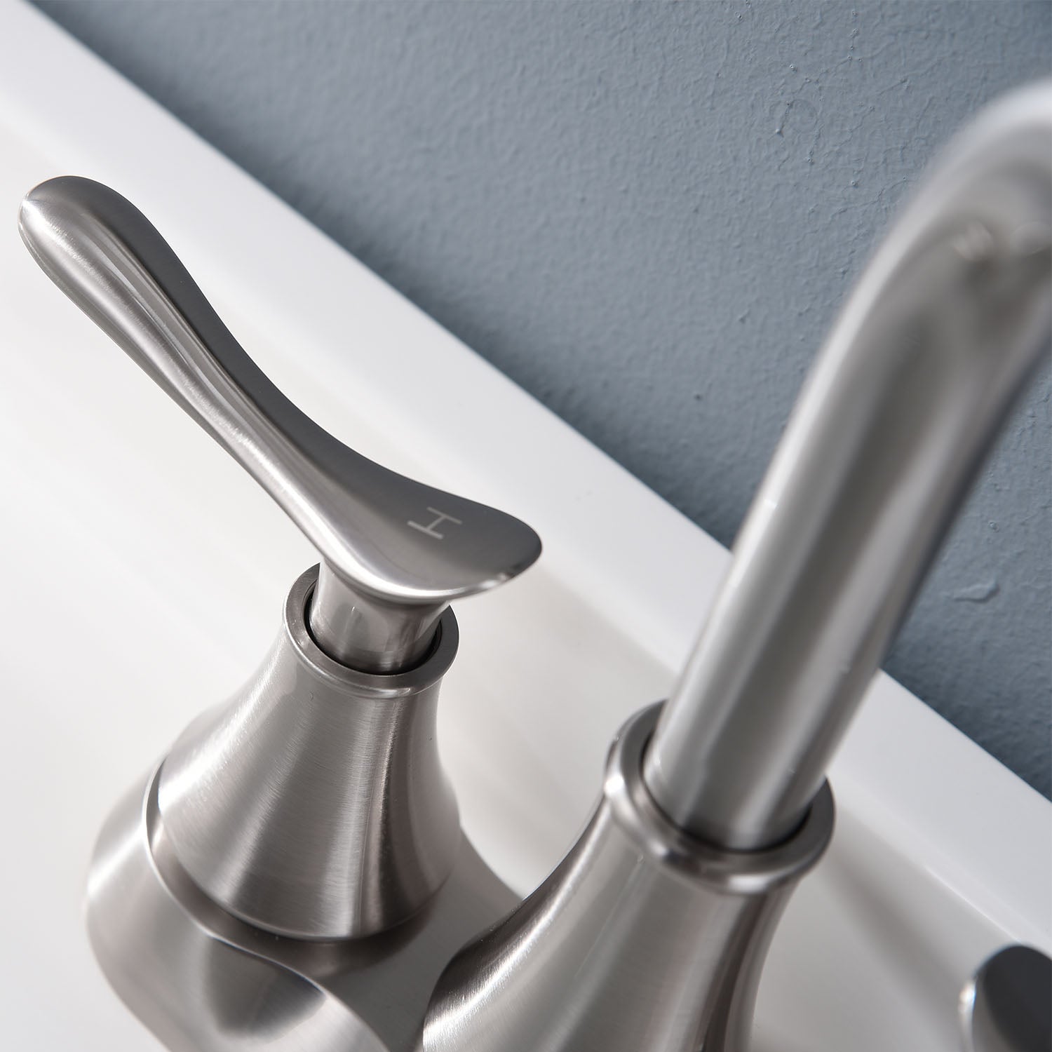 #Color_Brushed Nickel