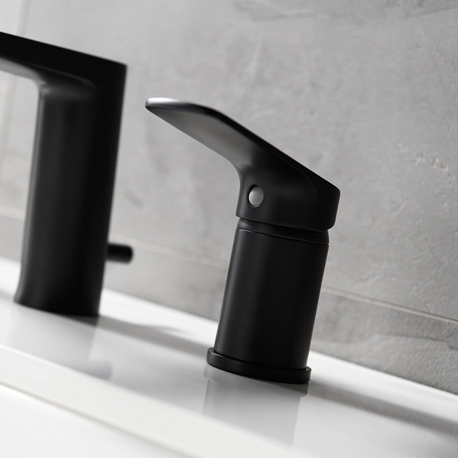 Deck Mounted Bathtub Faucet With Hand Shower Tub Filler with Handheld Spray