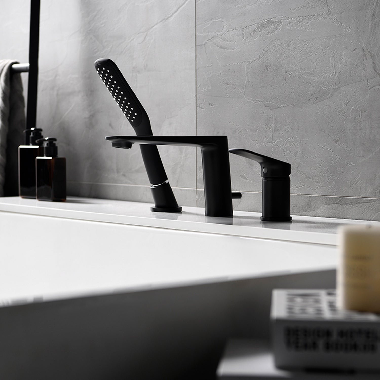 Deck Mounted Bathtub Faucet With Hand Shower Tub Filler with Handheld Spray