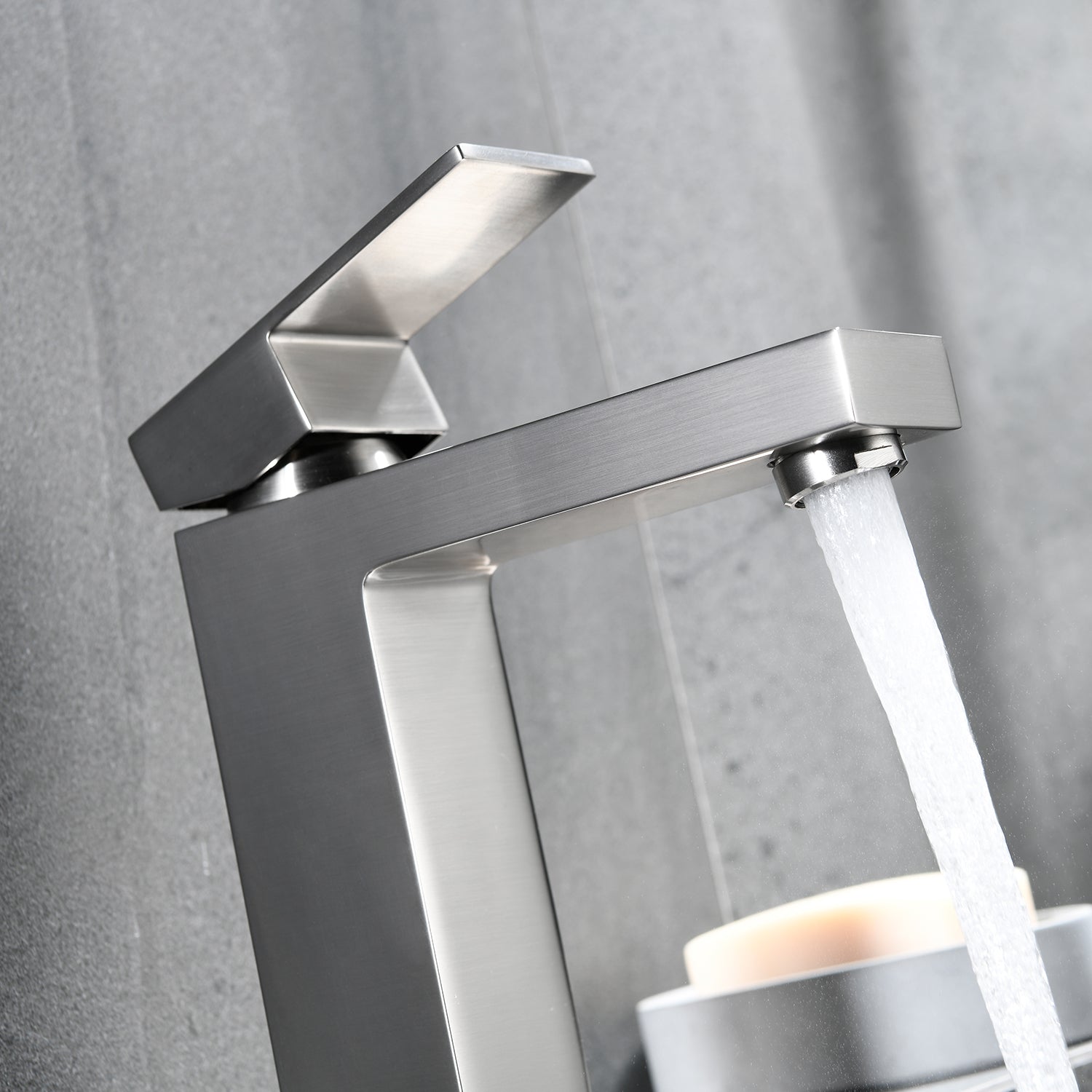 Single Hole Single-Handle Bathroom Faucet