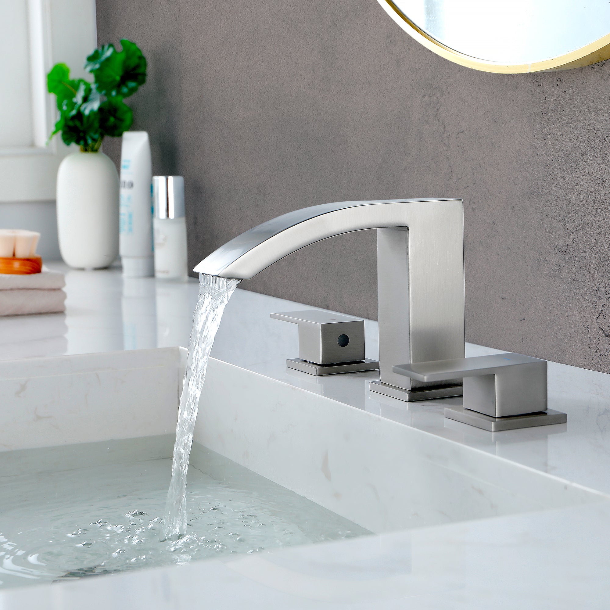 #Color_Brushed Nickel