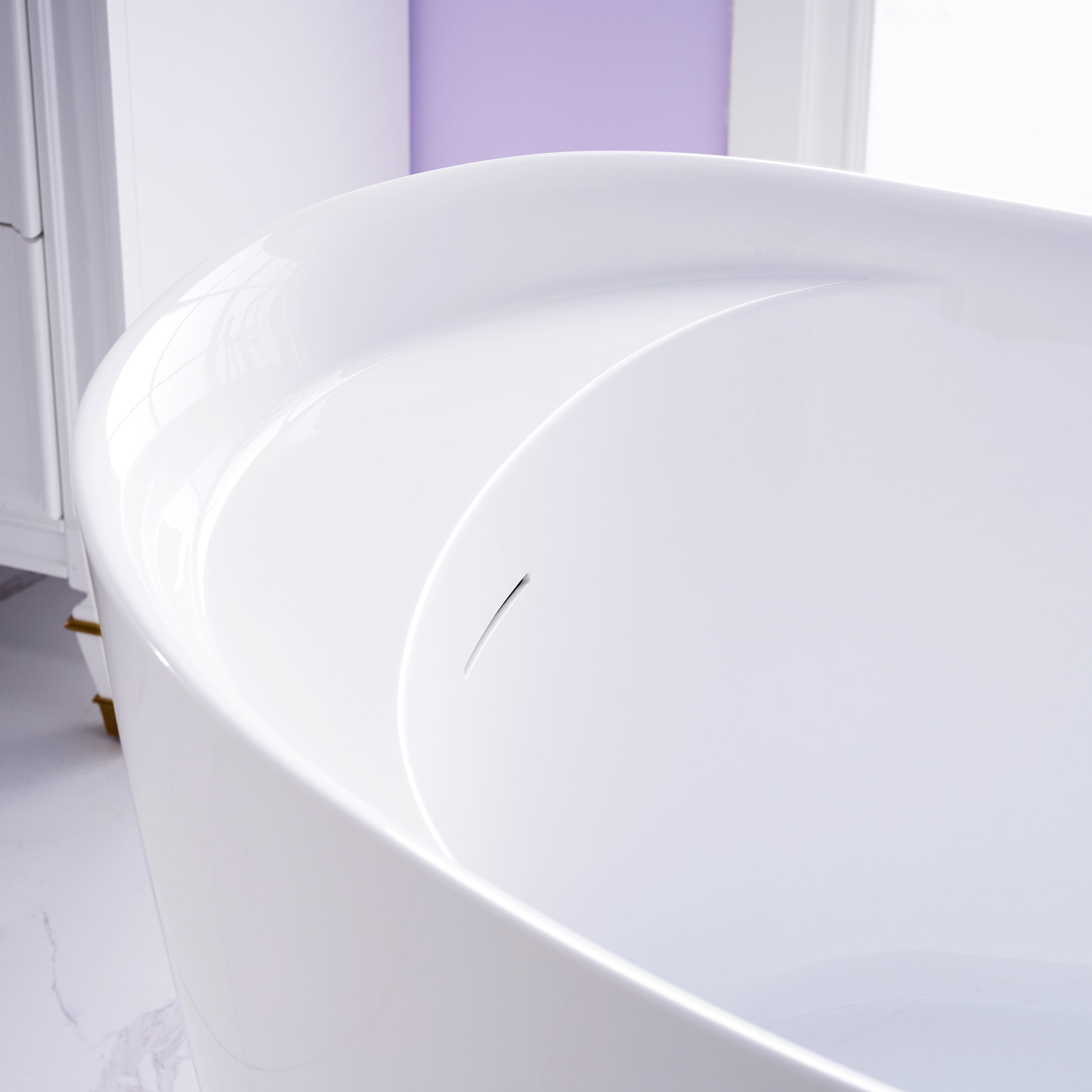 69" Freestanding Glossy White Acrylic Bathtub with Slotted Overflow and Drainer
