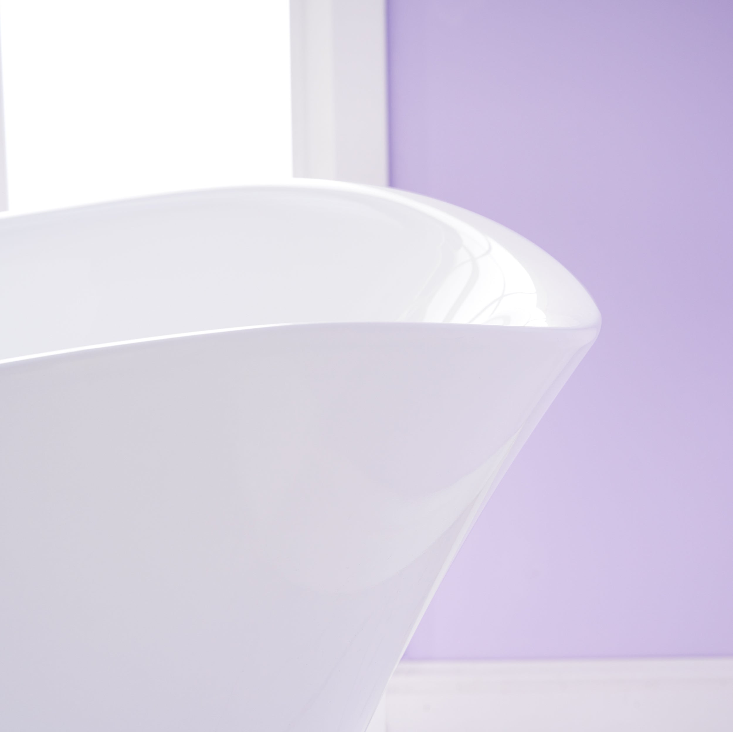 69" Freestanding Glossy White Acrylic Bathtub with Slotted Overflow and Drainer