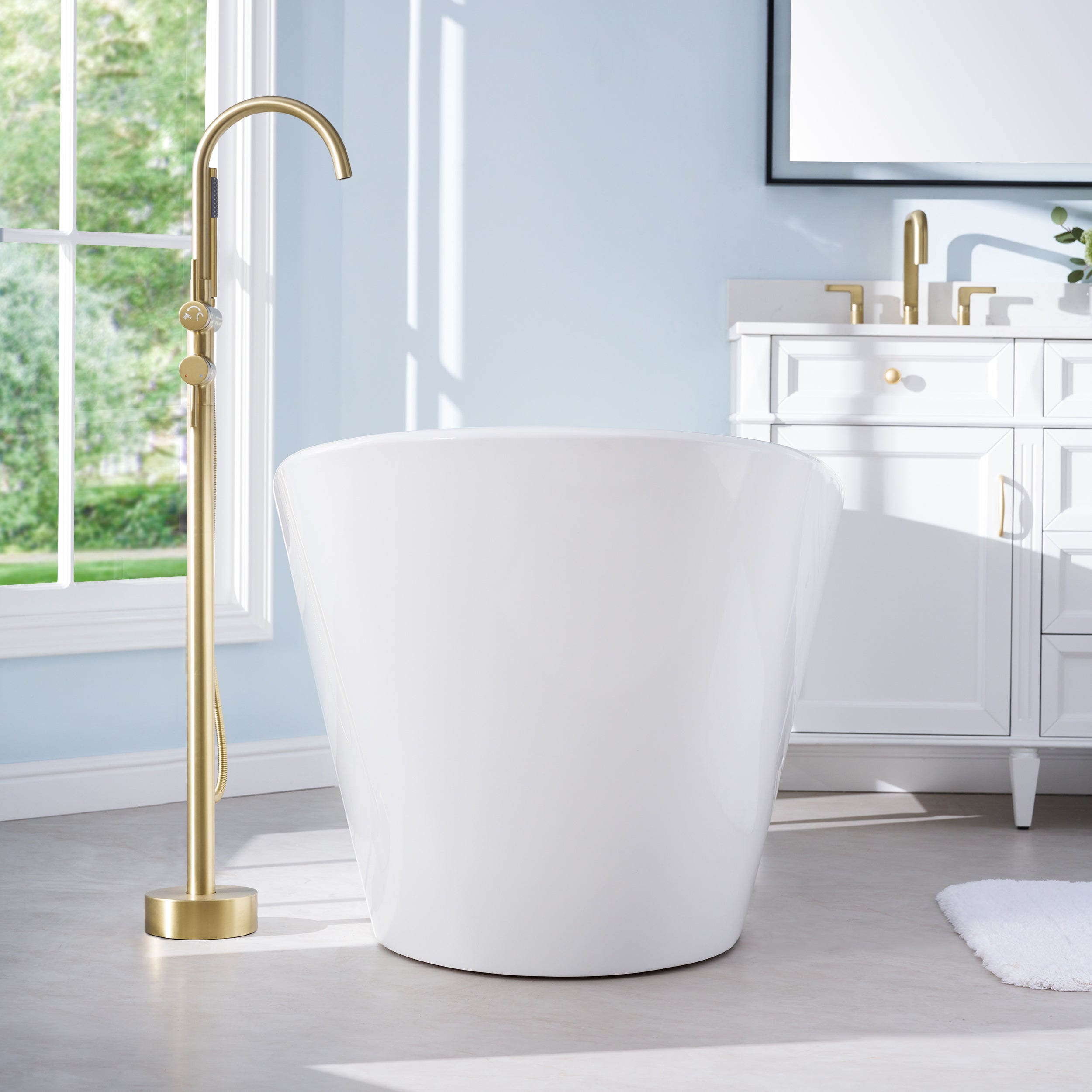 67" Luxury Acrylic Freestanding Flatbottom Bathtub in White