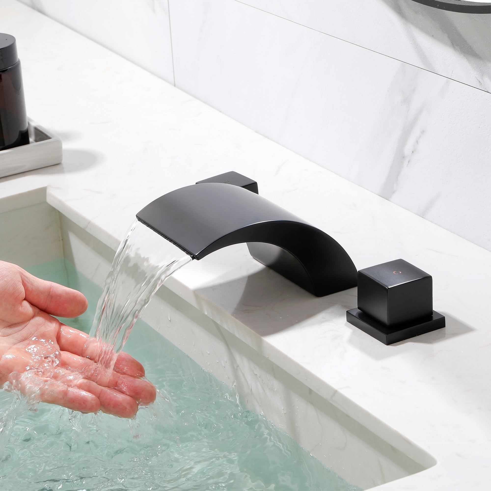 black bathroom faucets