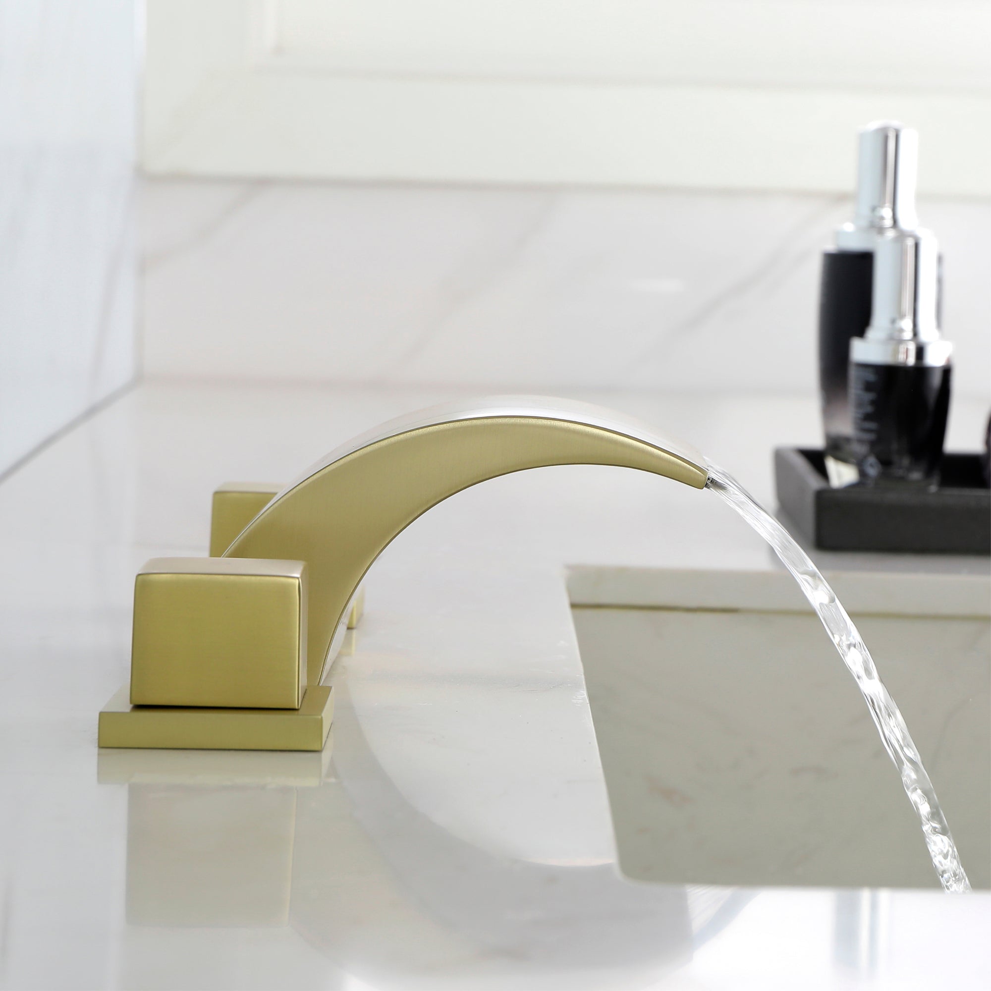 sink faucets bathroom
