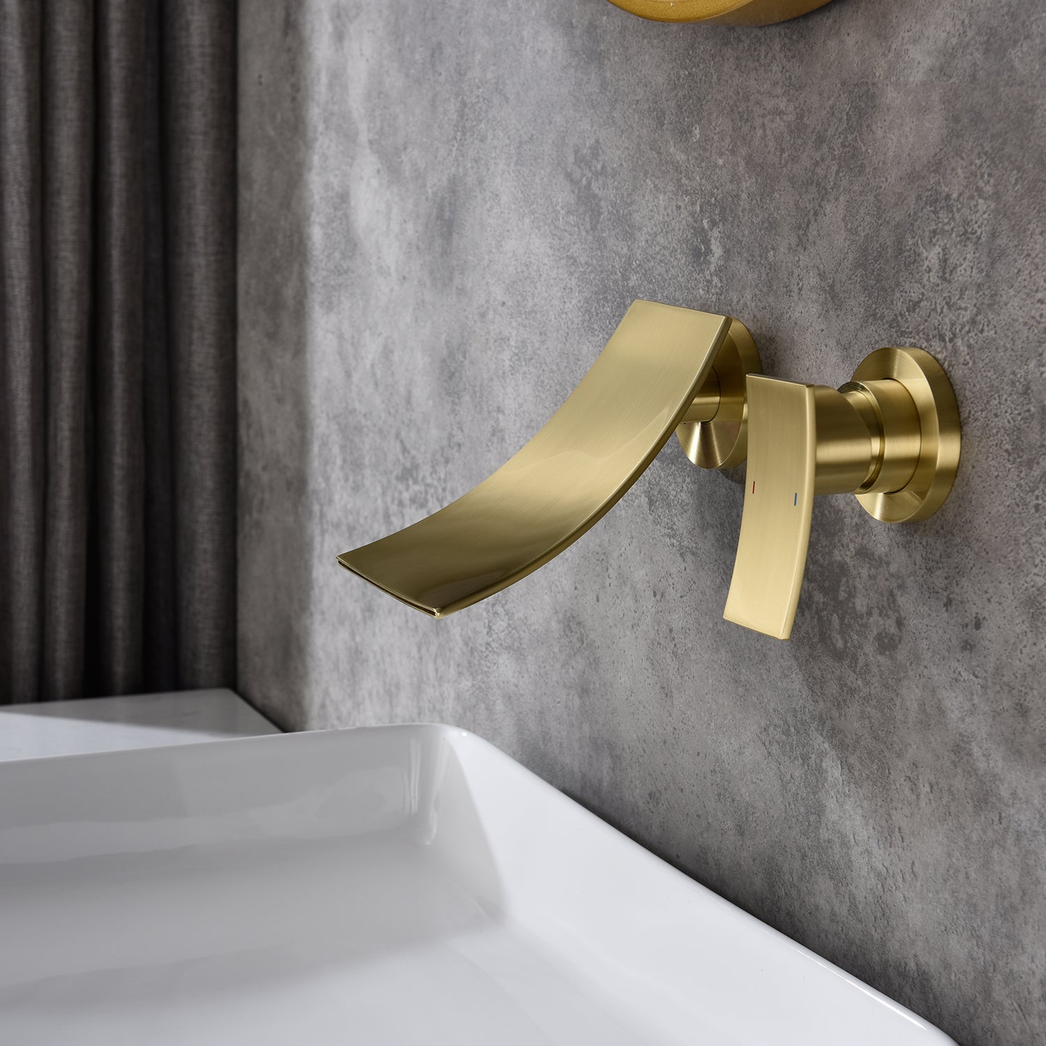 Single Handle Widespread Wall Mounted Bathroom Faucet