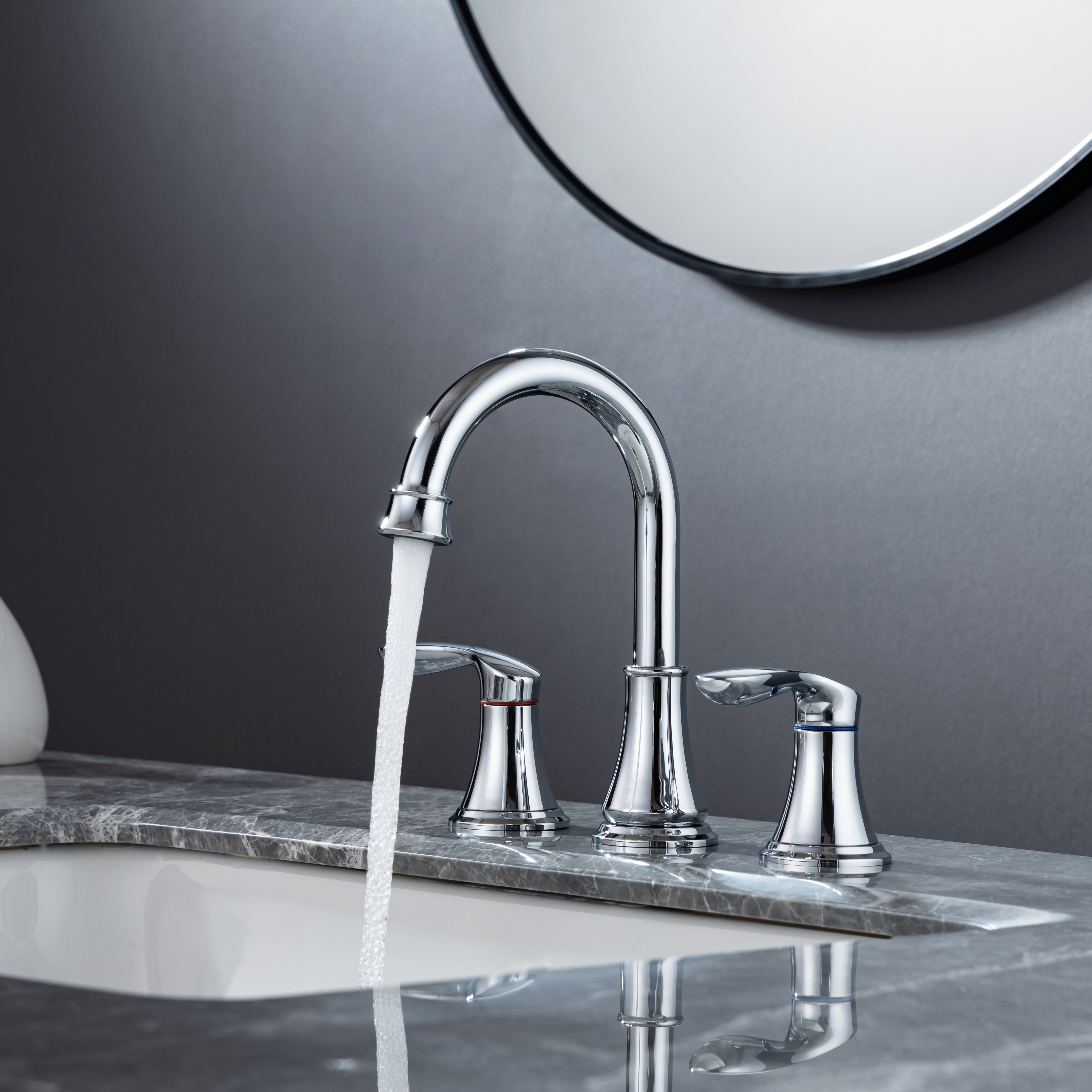 2-handle Bathroom Faucet with Drain Assembly