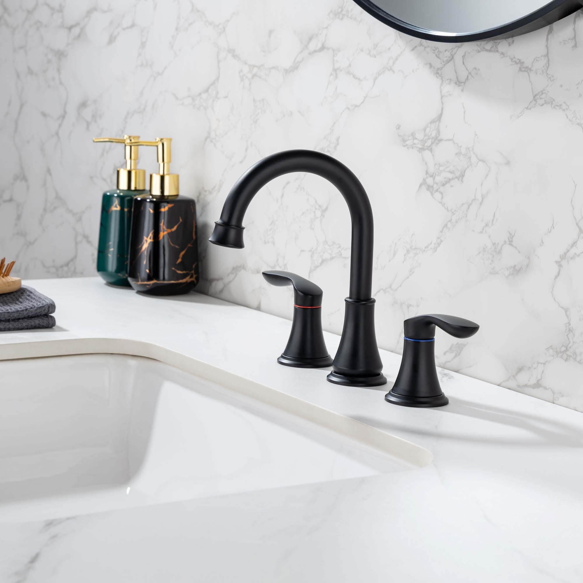 2-handle Bathroom Faucet with Drain Assembly