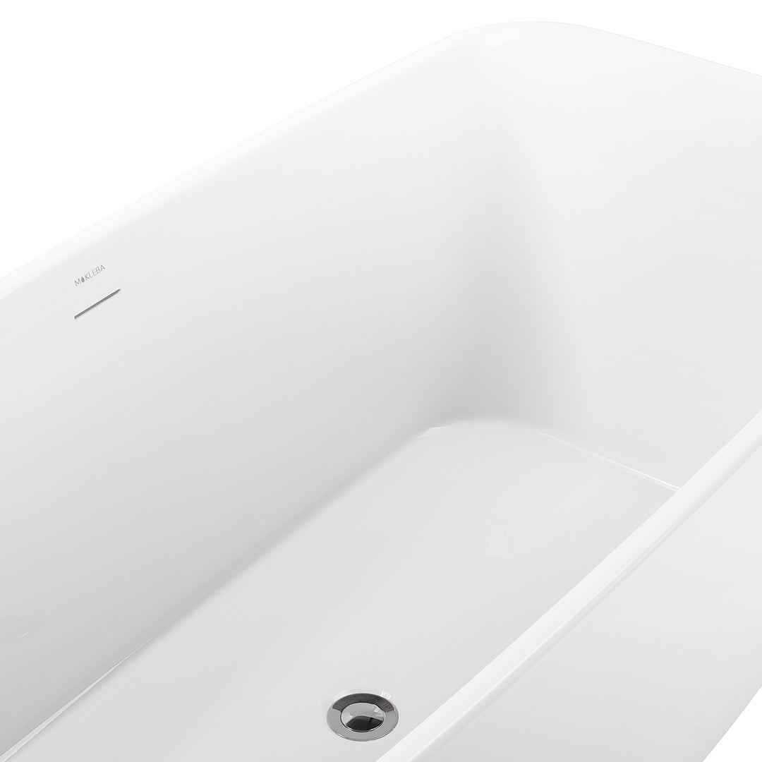 28-in W x 59-in L Gloss  Acrylic Oval Freestanding Soaking Bathtub