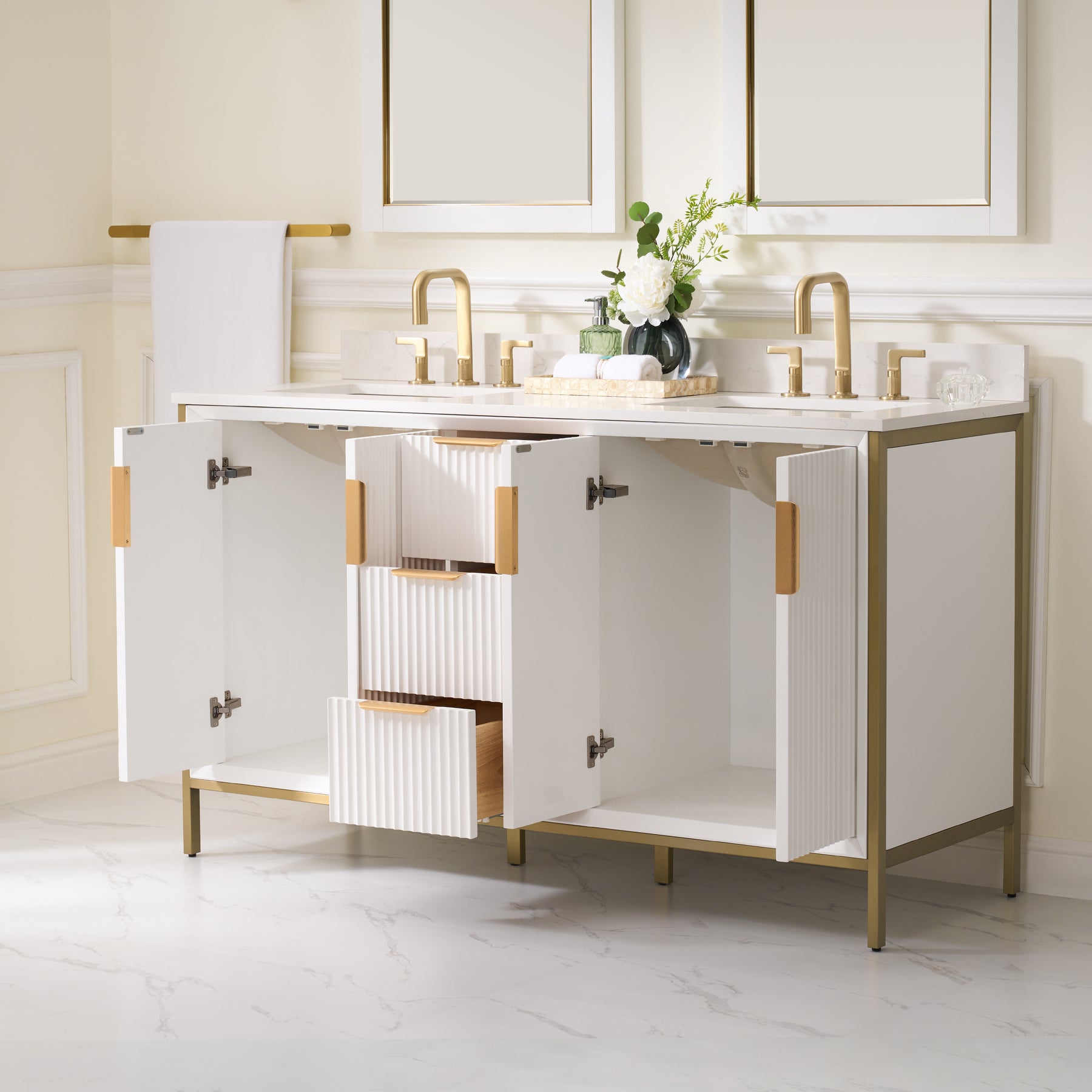60 in. Bathroom Vanity in White with Quartz Vanity Top in Carrara – WELLFOR
