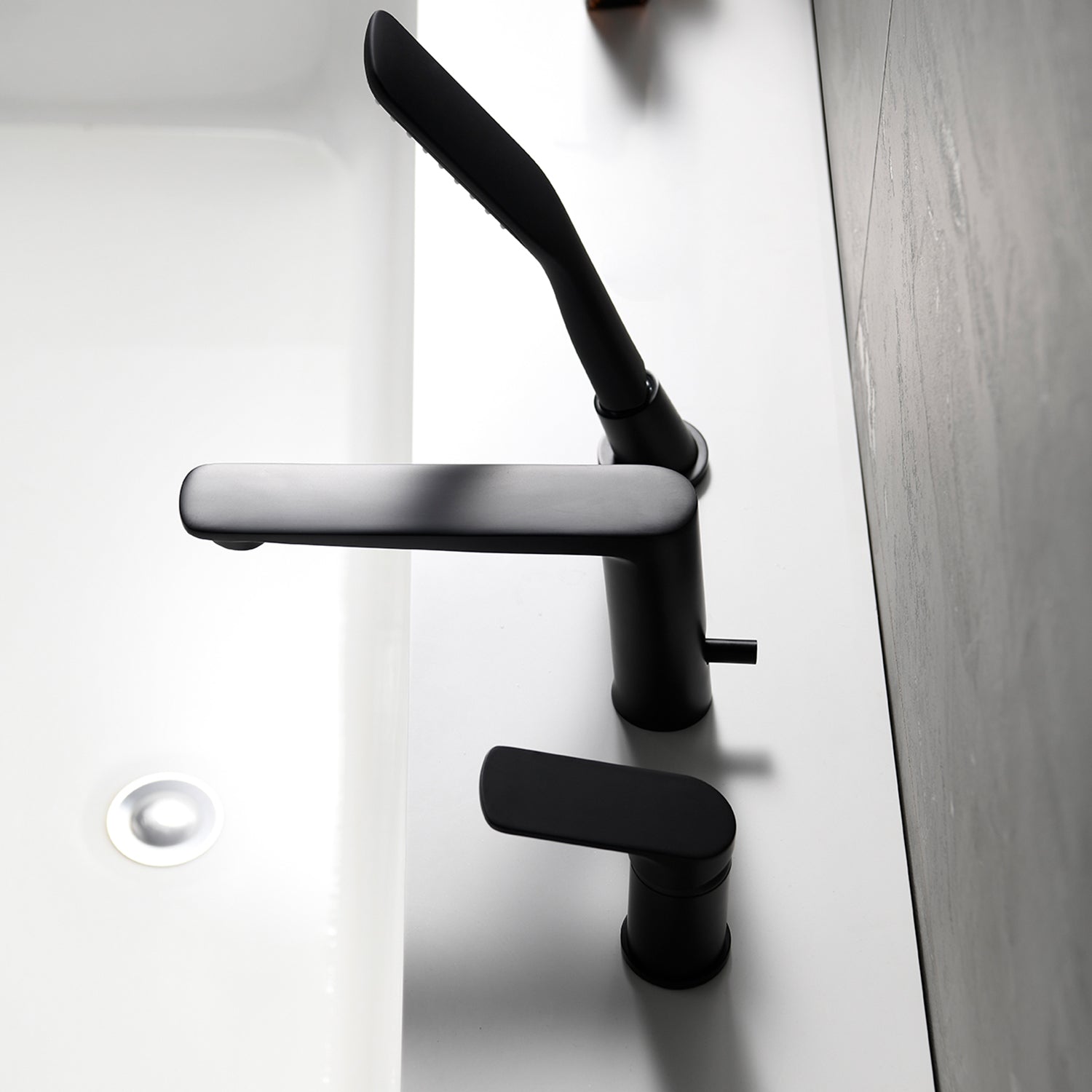 Deck Mounted Bathtub Faucet With Hand Shower Tub Filler With Handheld Spray