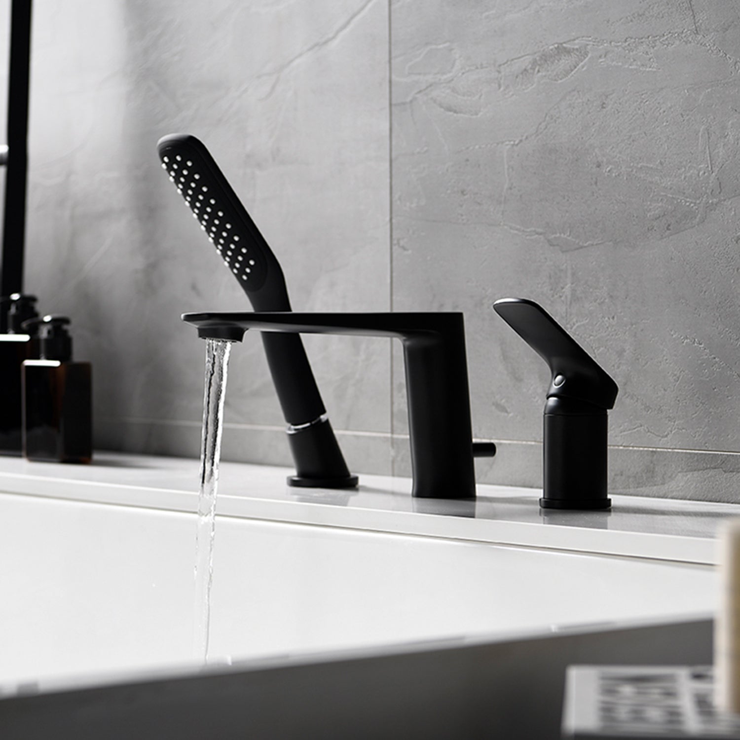 Deck Mounted Bathtub Faucet With Hand Shower Tub Filler With Handheld Spray