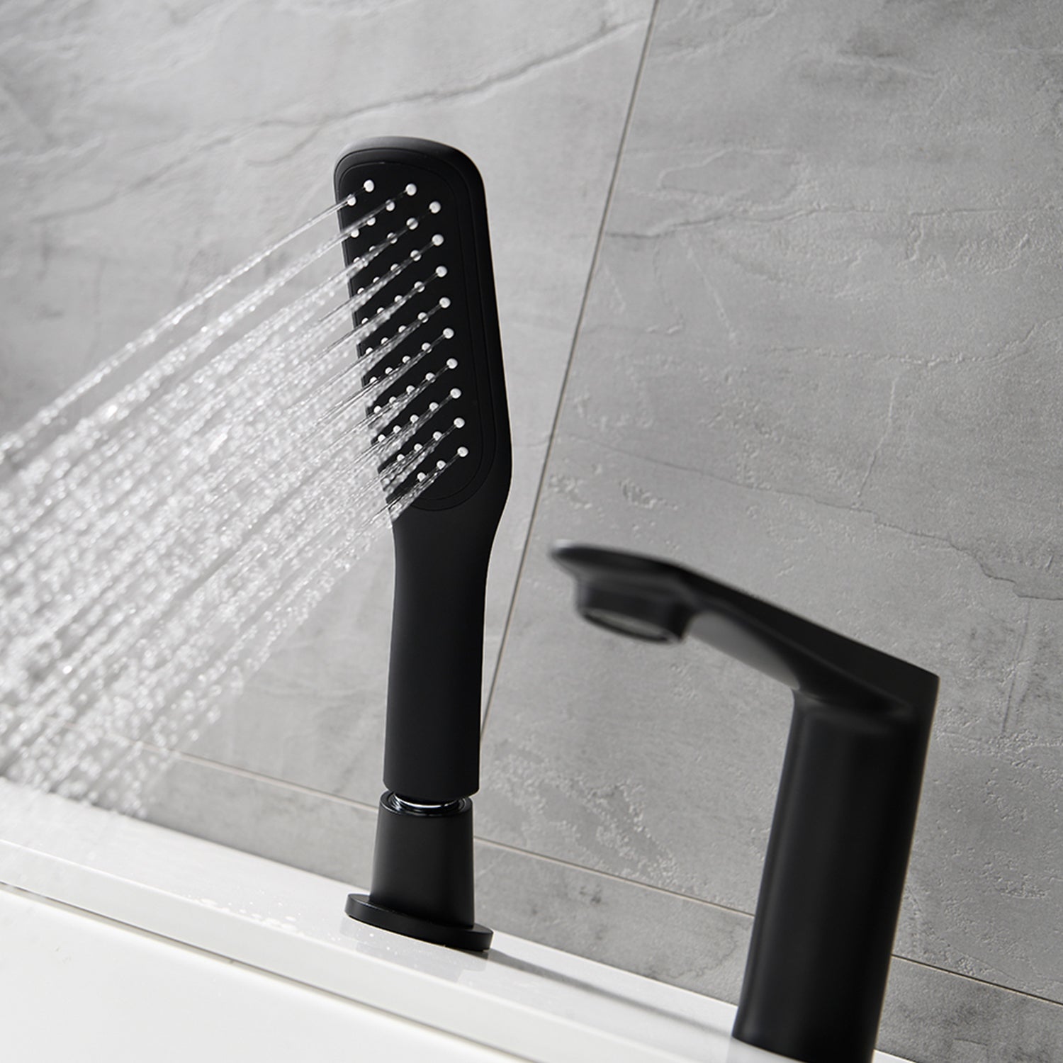 Deck Mounted Bathtub Faucet With Hand Shower Tub Filler With Handheld Spray