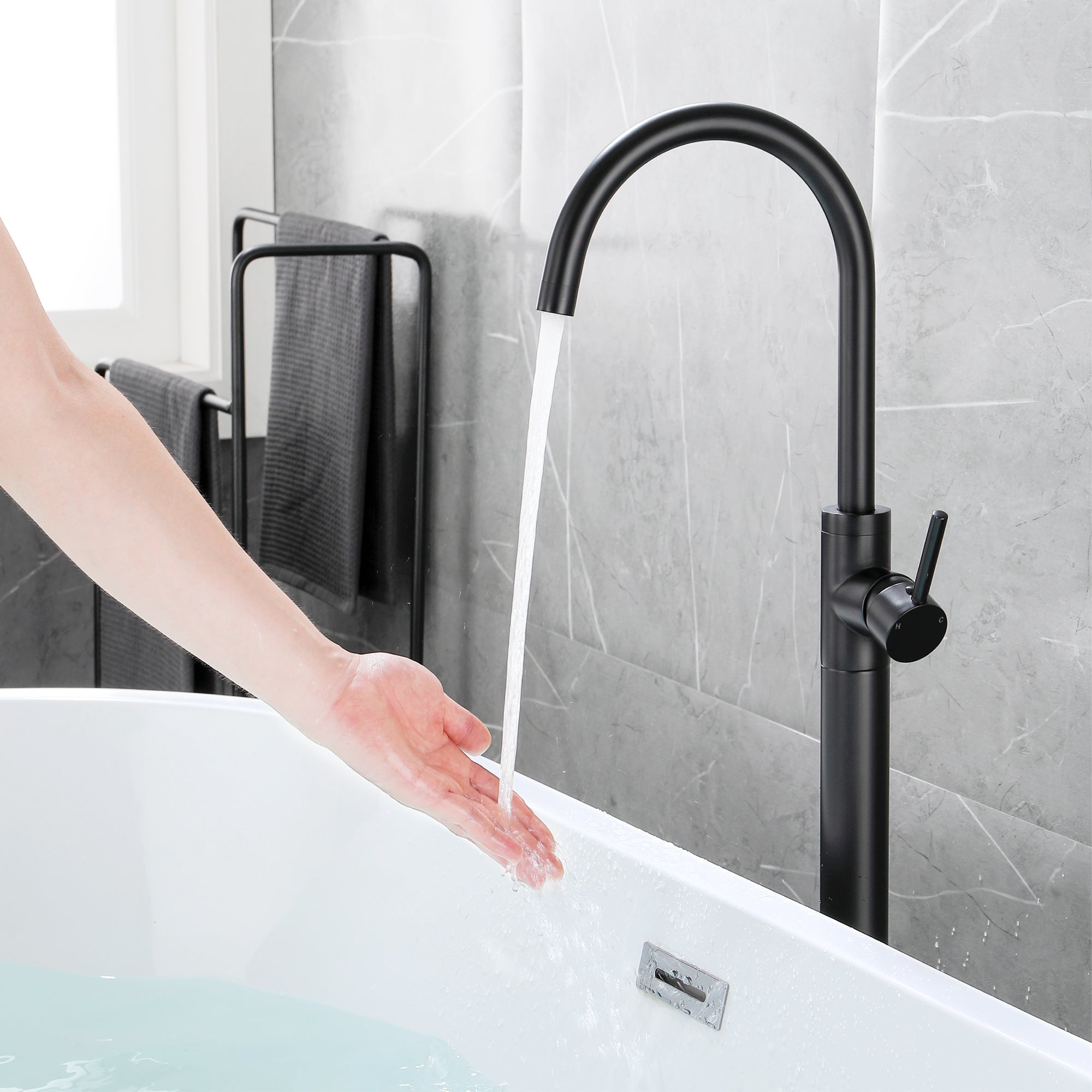 Single Handle Dual Control Floor Mounted Freestanding Bathtub Faucet