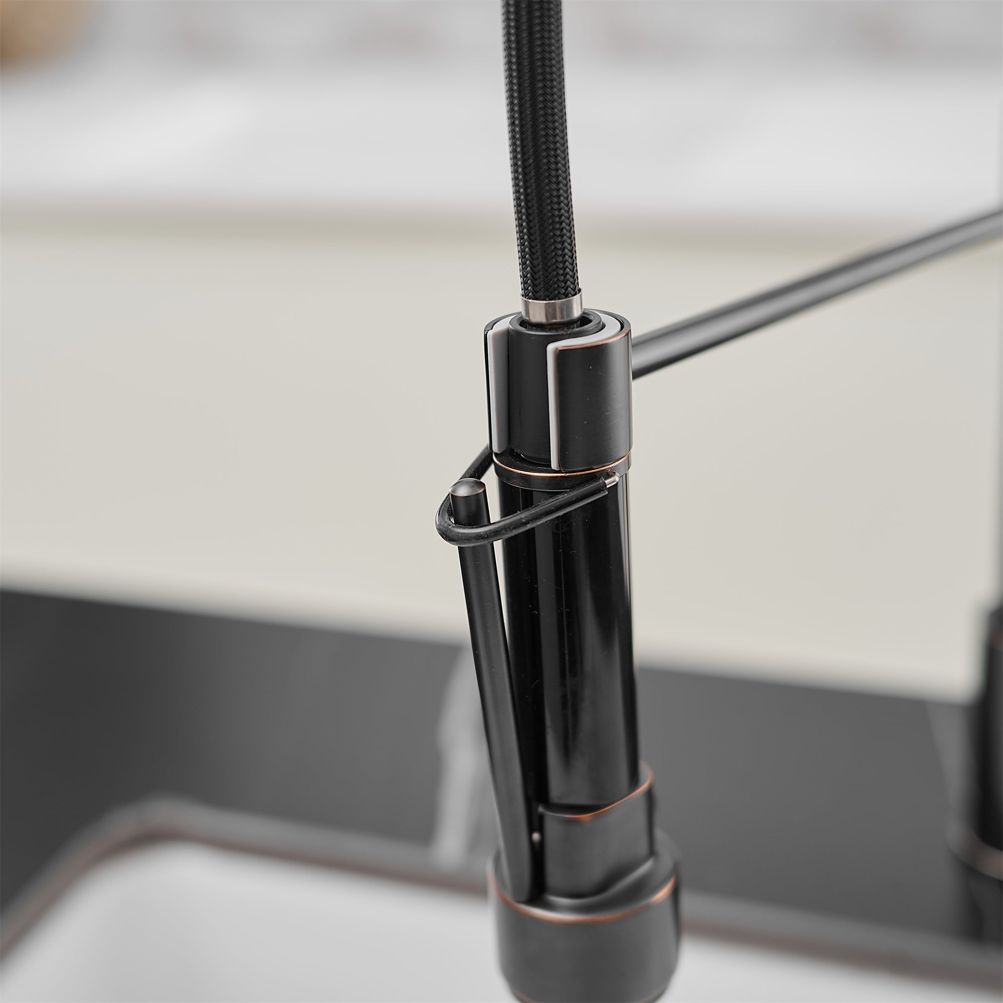 Single Handle Pull Down Spring Kitchen Faucet with Sprayer