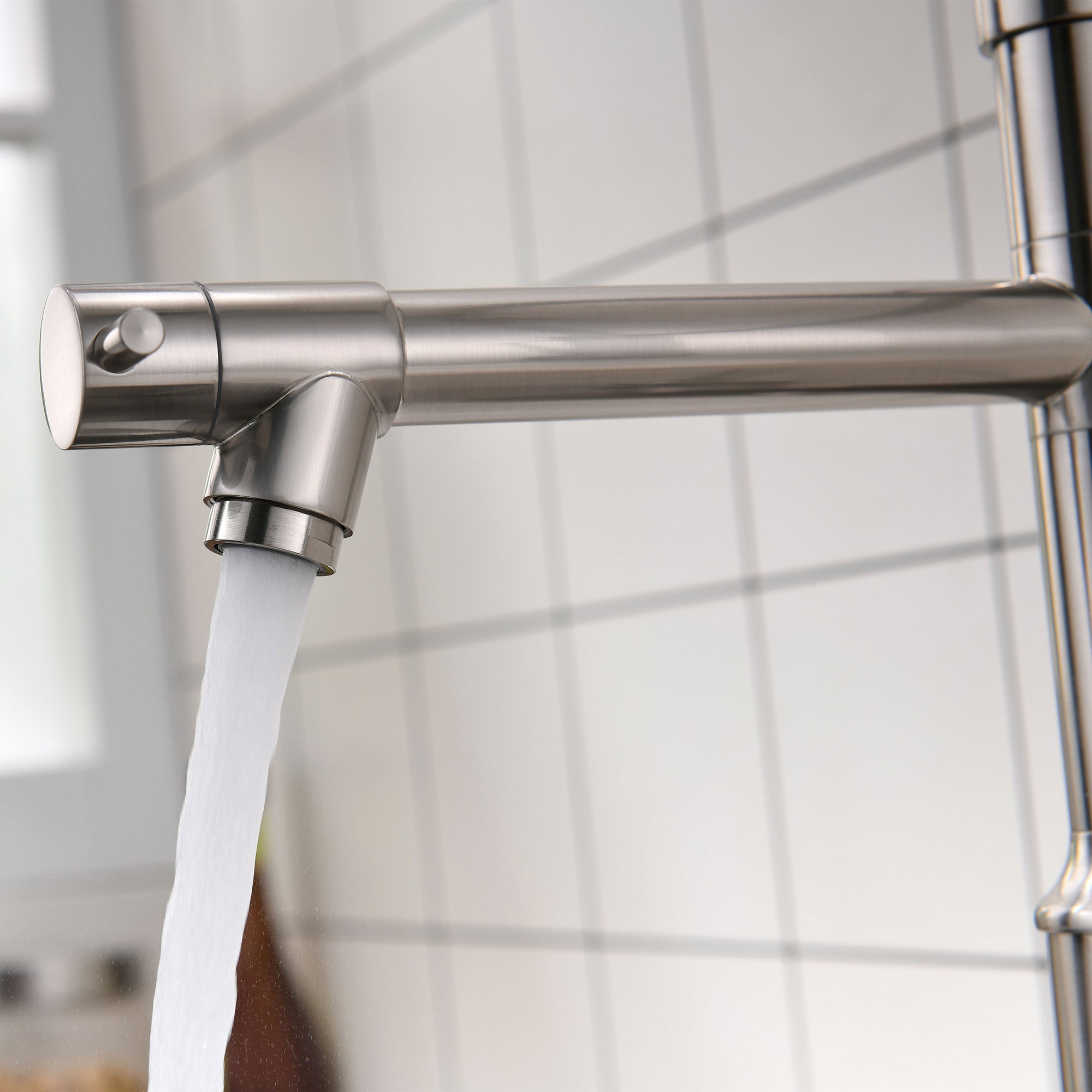 Pull Down Single Handle Kitchen Faucet in Brushed Nickel