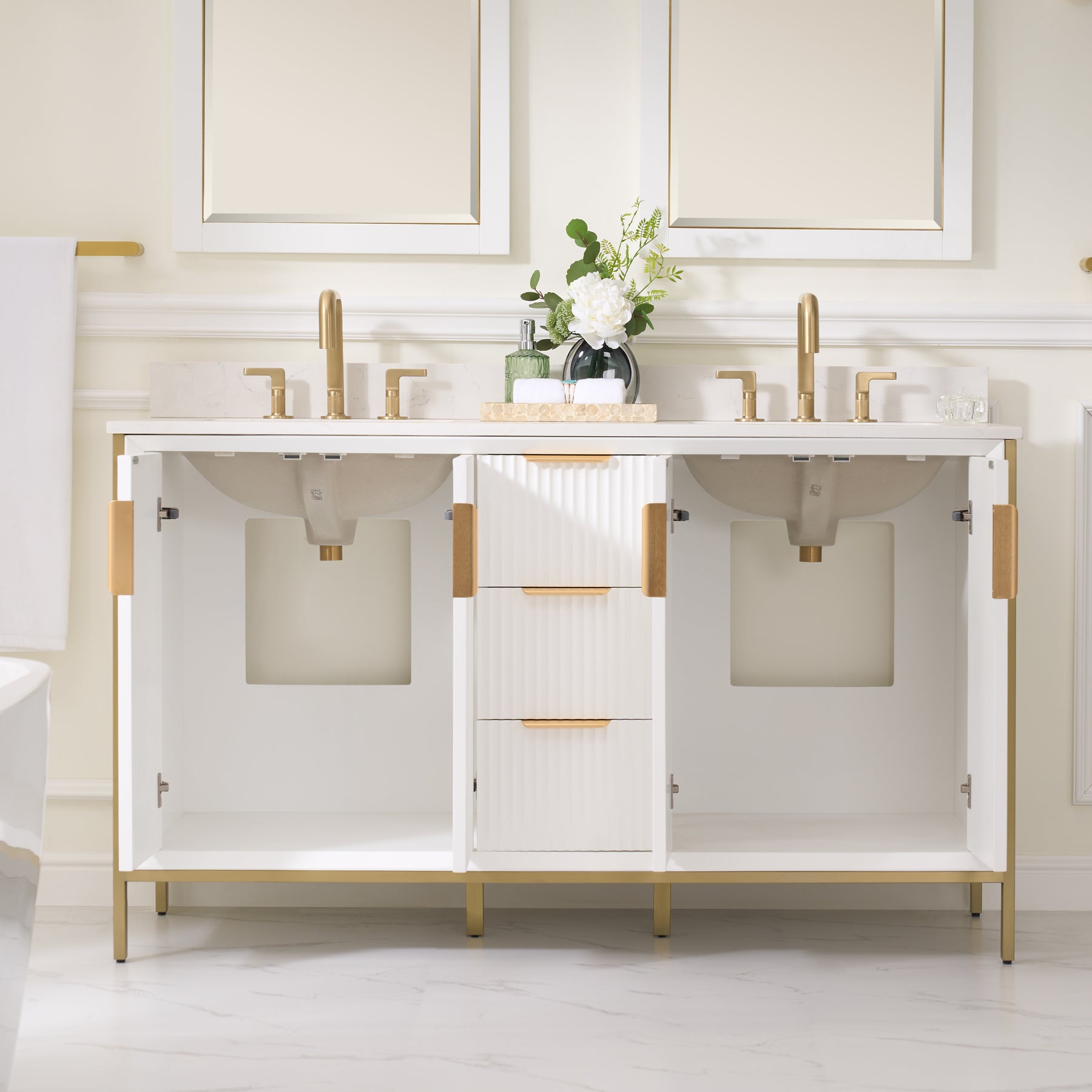 60 in. Bathroom Vanity in White with Quartz Vanity Top in Carrara – WELLFOR