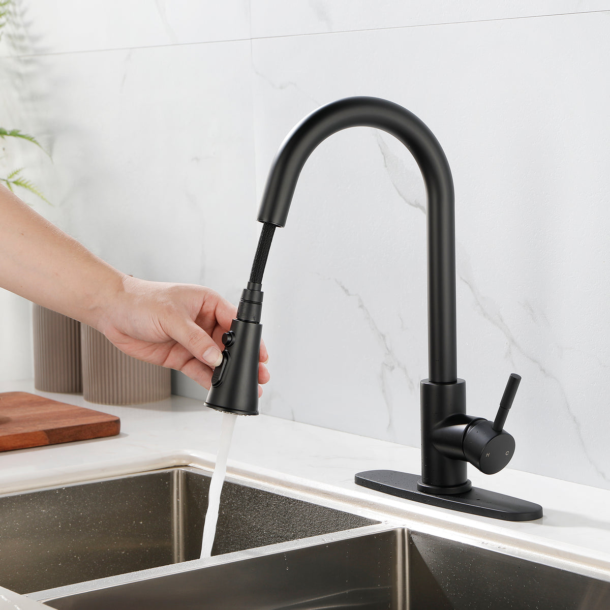 Classic High-Arc Pull-Down Kitchen Faucet with Dual-Function Spray Head & Retractable Hose, Single or 3-Hole Mount