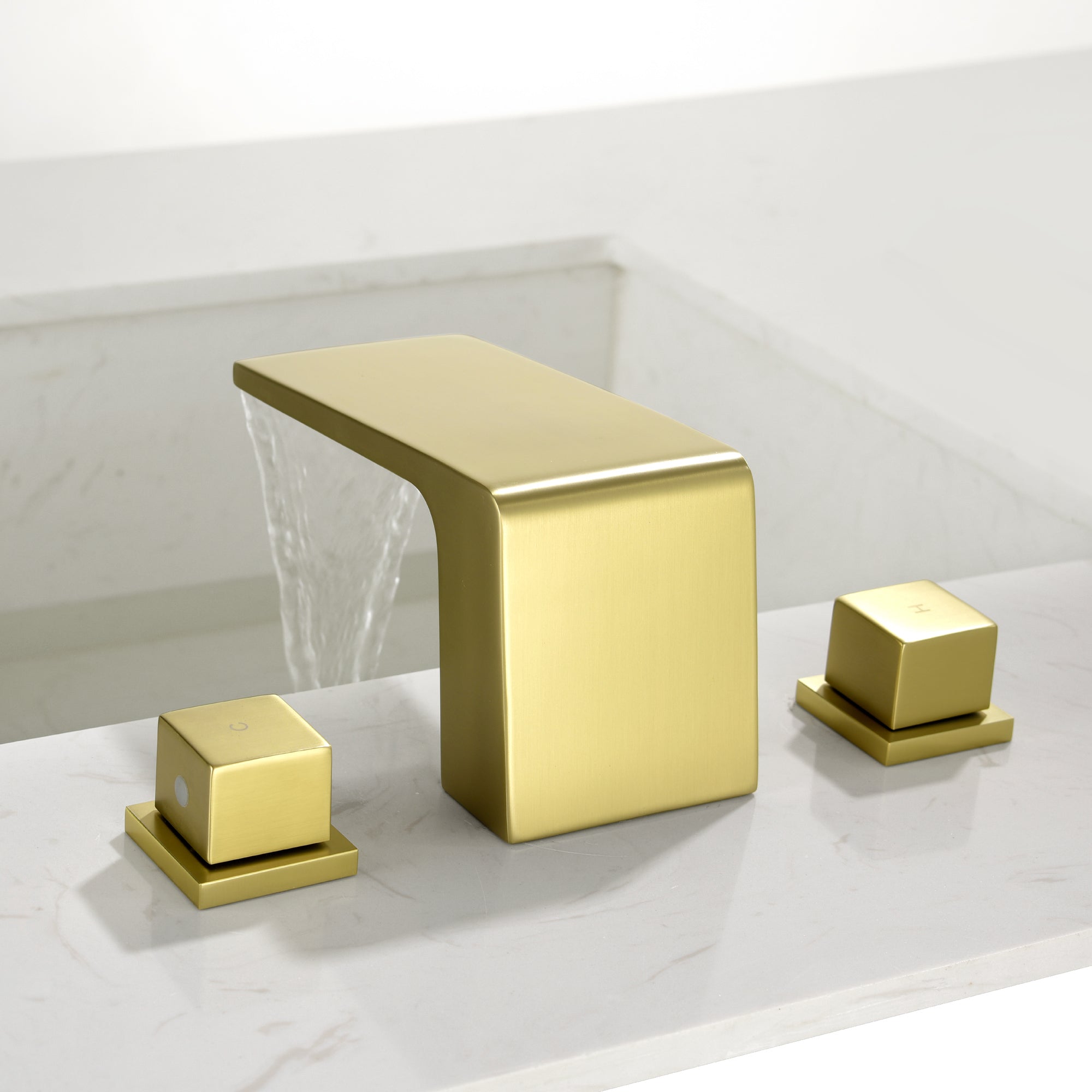 sink faucets bathroom