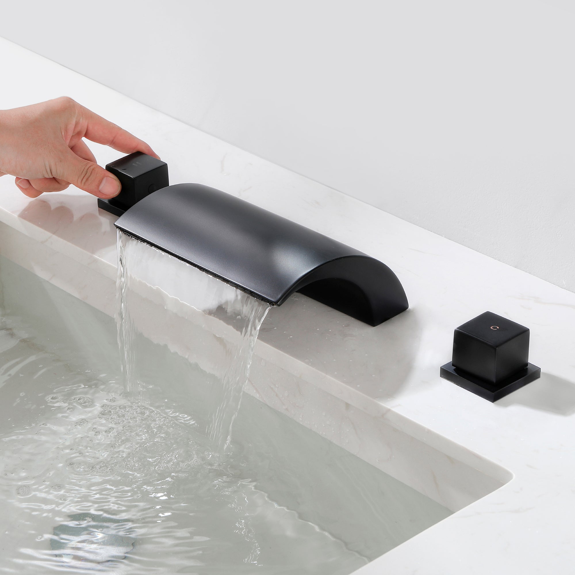 black bathroom faucets