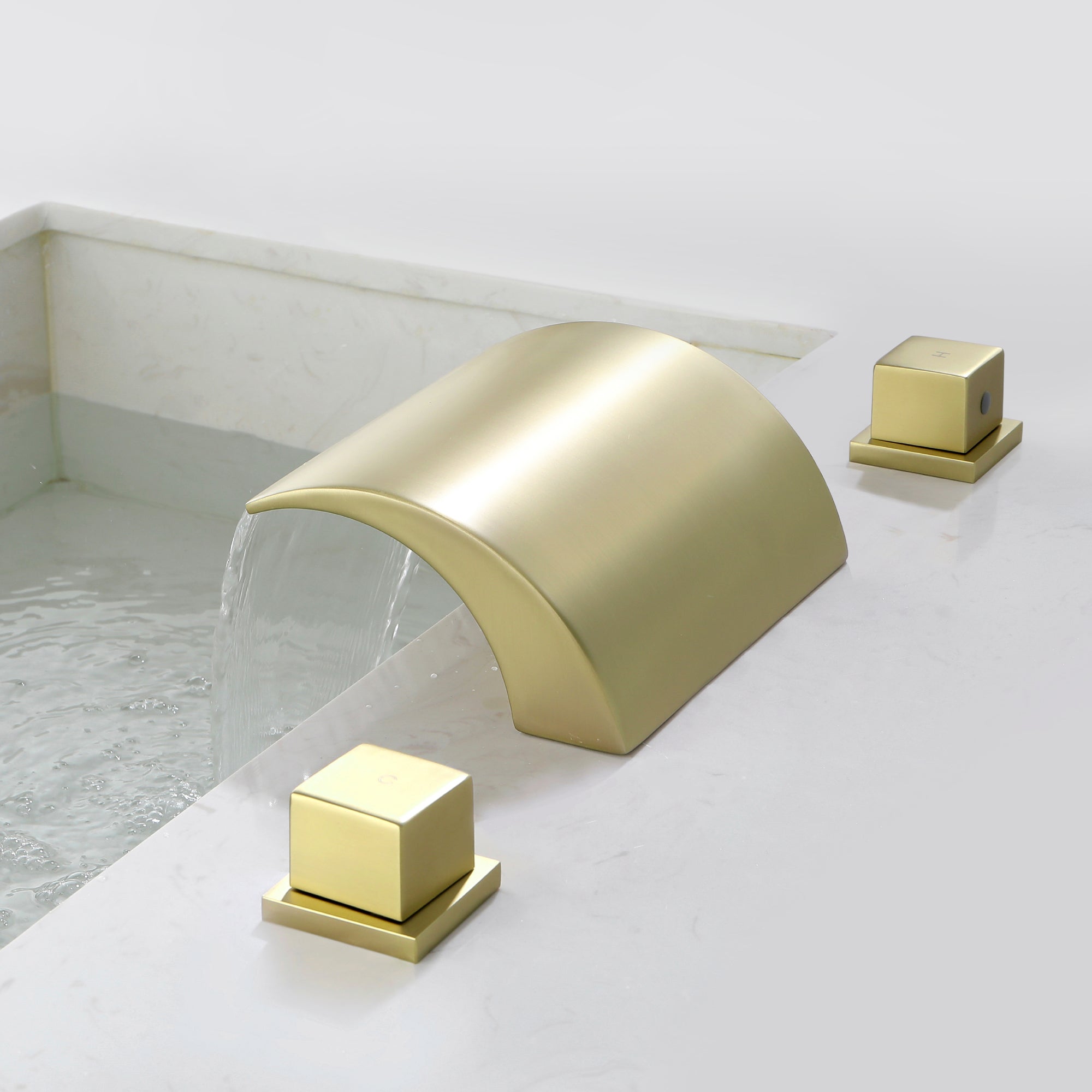 waterfall bathroom faucet