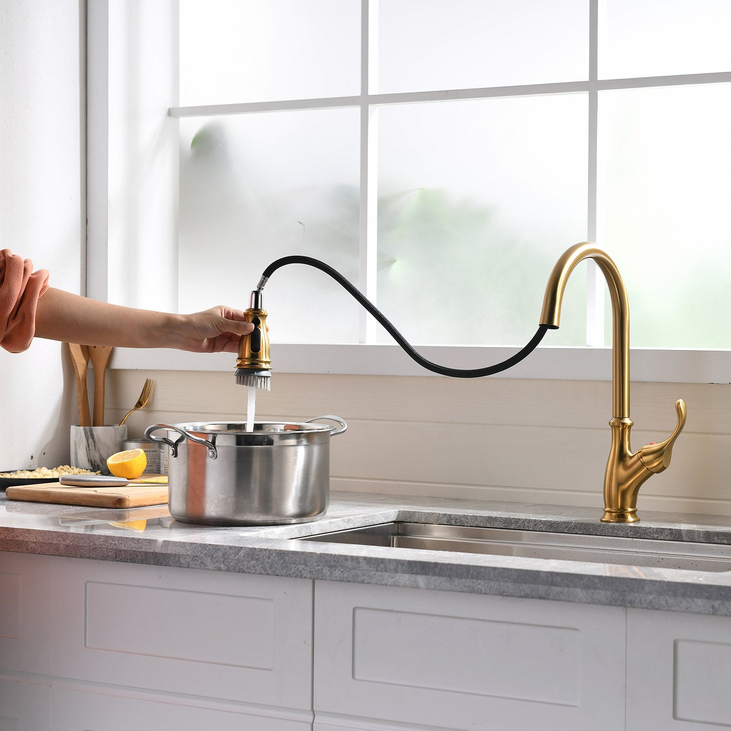 Single Handle Solid Brass Pull Down Kitchen Faucet in Brushed Gold