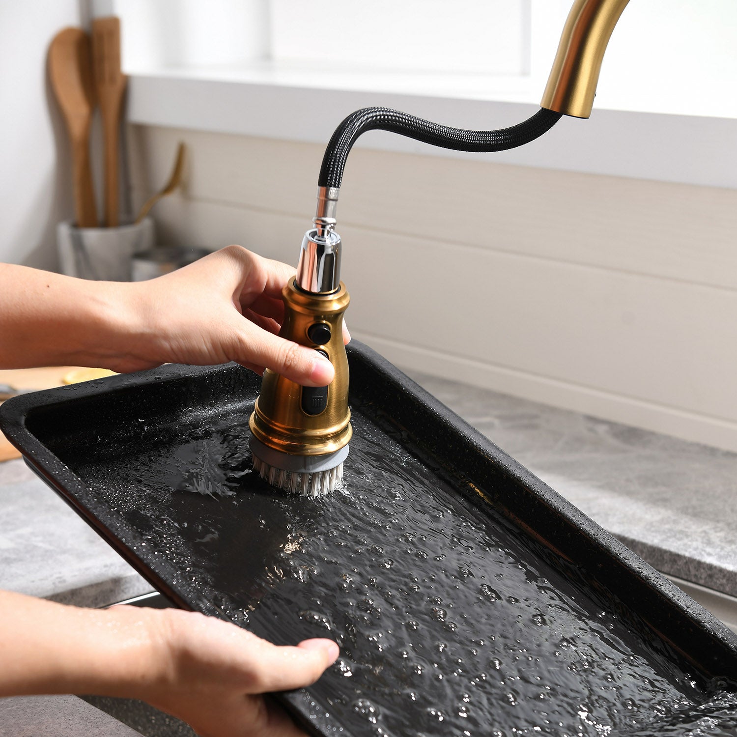 Single Handle Solid Brass Pull Down Kitchen Faucet in Brushed Gold