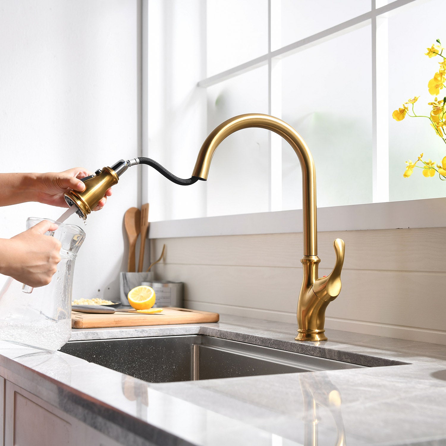 Single Handle Solid Brass Pull Down Kitchen Faucet in Brushed Gold