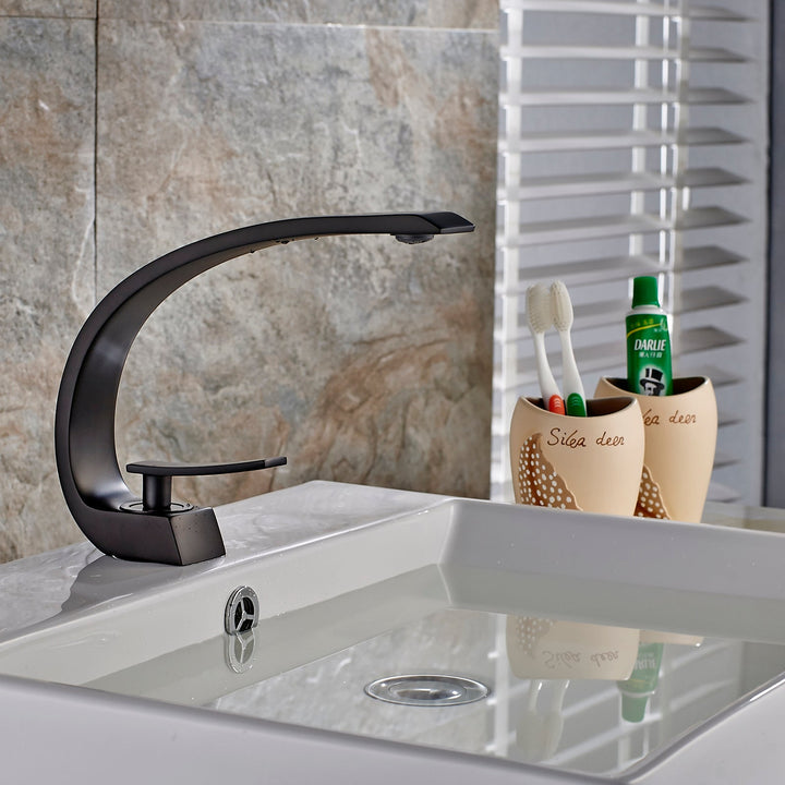 Single Handle Single Hole Bathroom Faucet in Polished Chrome