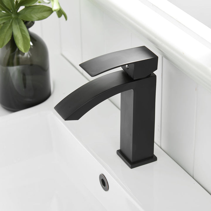 Single Handle Single Hole Bathroom Faucet