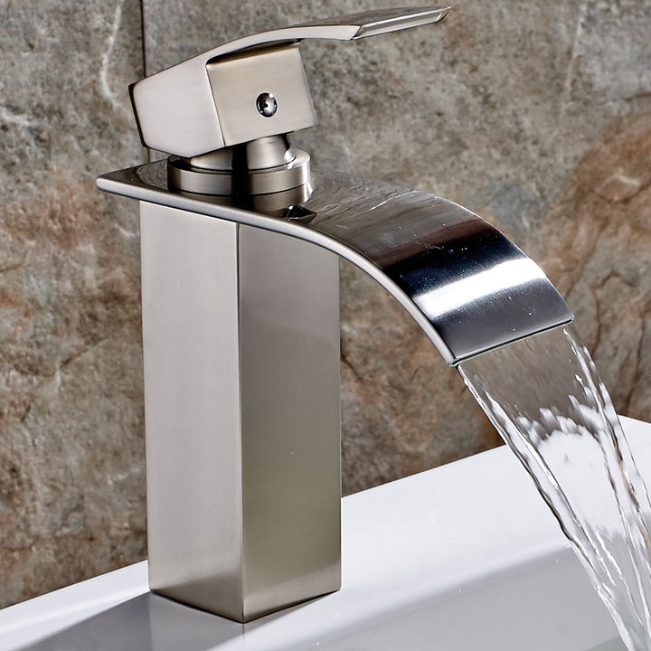 Single Handle Single Hole Bathroom Faucet with Waterfall Spout