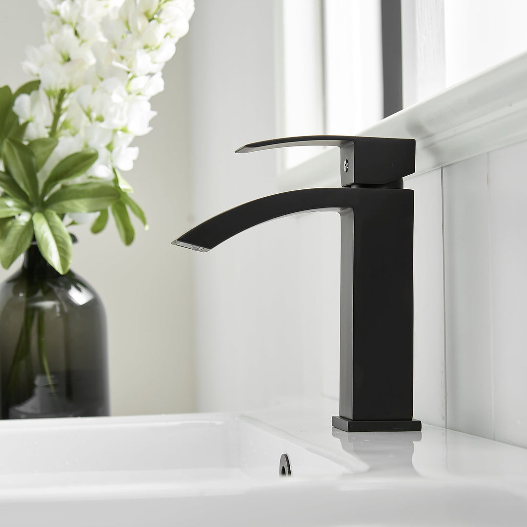 Single Handle Single Hole Bathroom Faucet