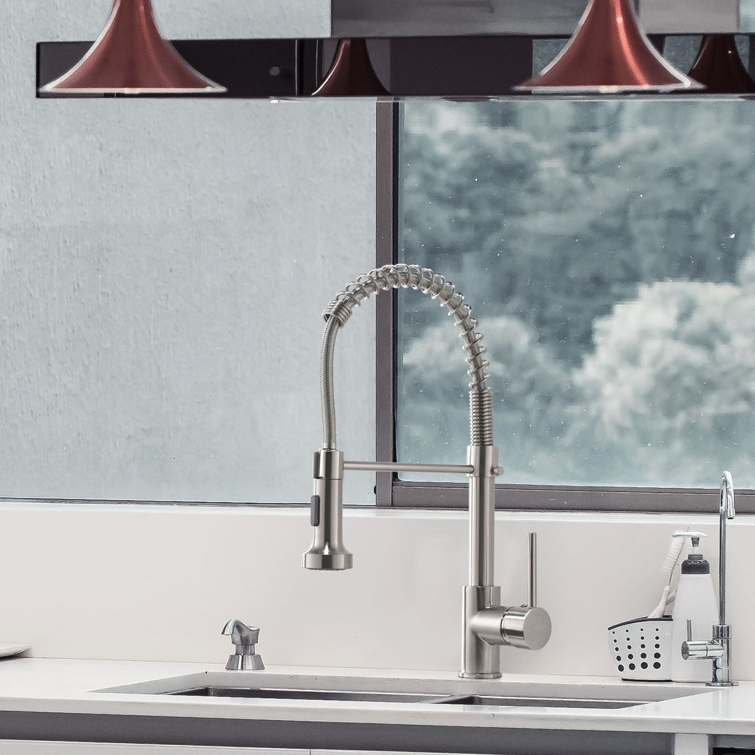 Single Handle Pull Down Sprayer Kitchen Faucet with 360° Rotation