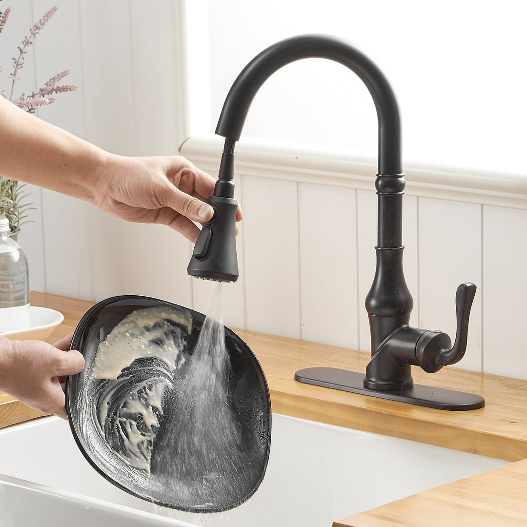 Single Handle Pull Down Spray Kitchen Faucet