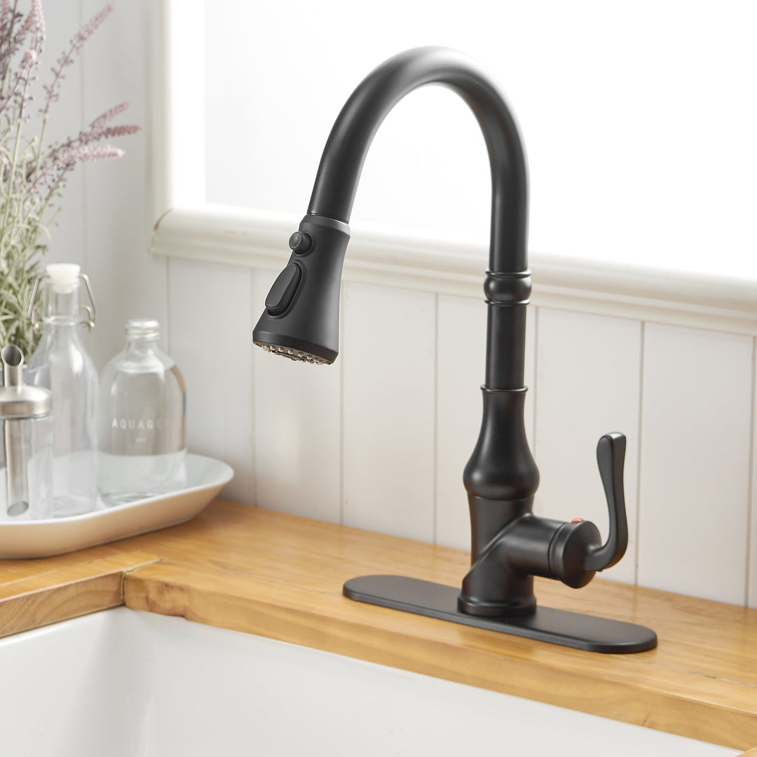 Single Handle Pull Down Spray Kitchen Faucet