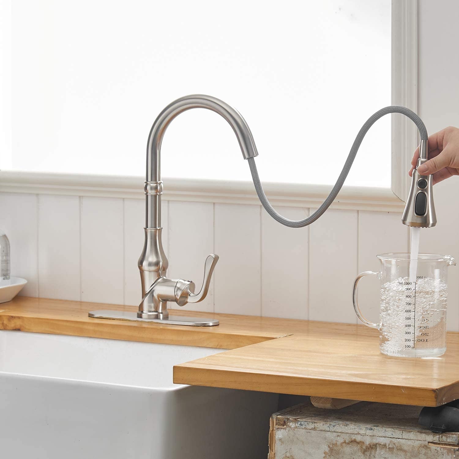 Single Handle Pull Down 3 Spray Kitchen Faucet with Deck Plate
