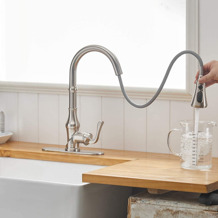 Single Handle Pull Down Spray Kitchen Faucet