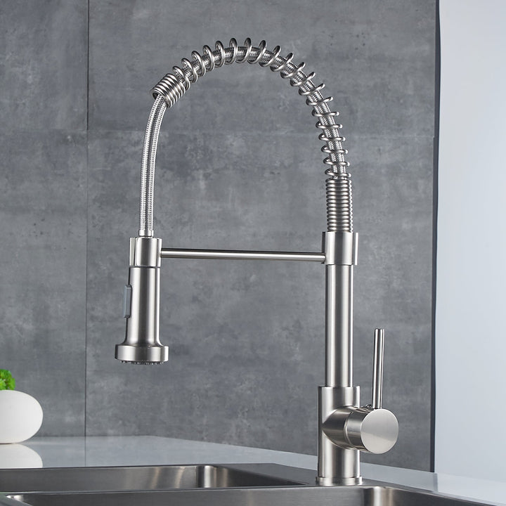 Single Handle Pull Down Sprayer Kitchen Faucet with 360° Rotation