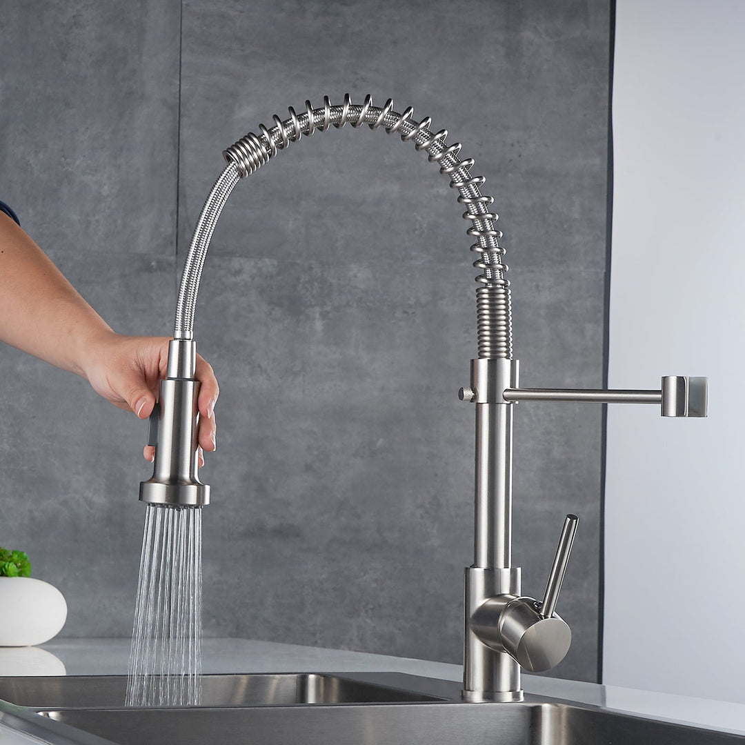 Single Handle Pull Down Sprayer Kitchen Faucet with 360° Rotation