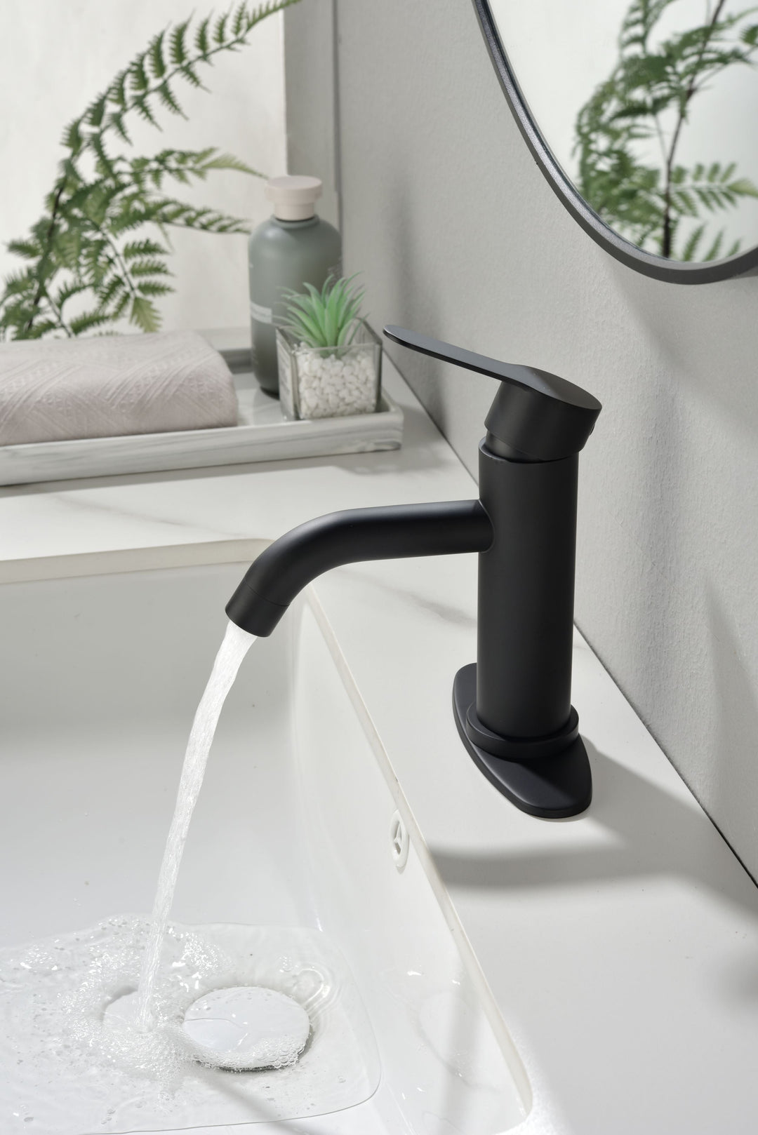 Single-Handle Single-Hole Bathroom Faucet