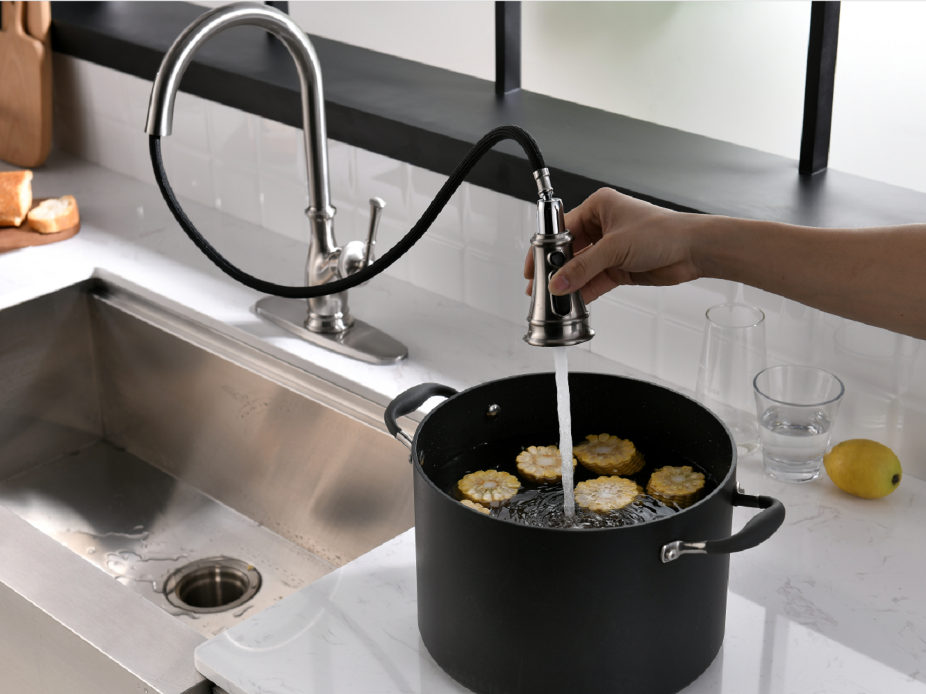 Kitchen Faucet with 360° Rotation