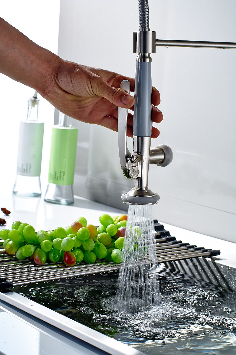 Single Handle Pull Down Sprayer Kitchen Faucet with 360° Rotation in Brushed Nickel