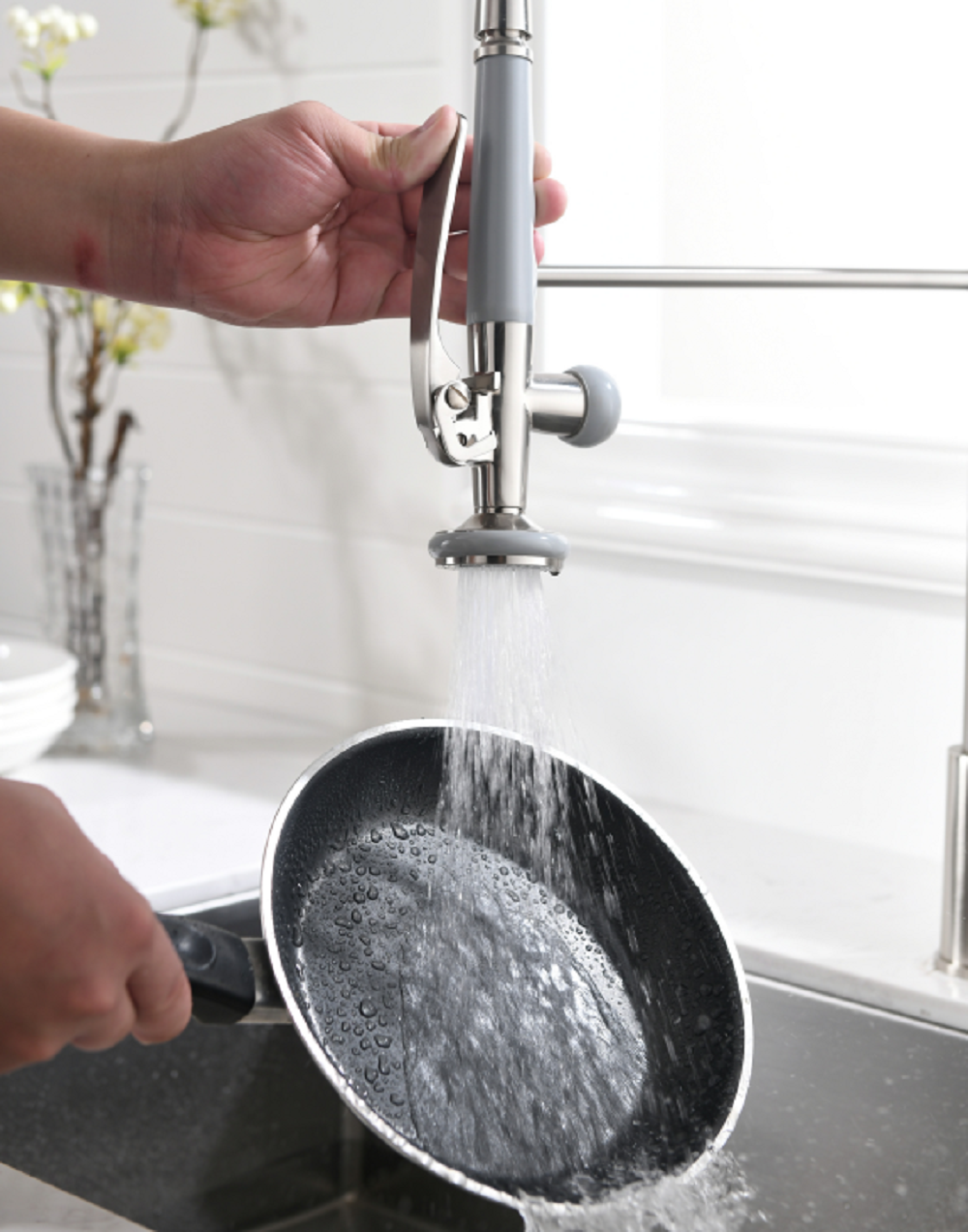 Single Handle Pull Down Sprayer Kitchen Faucet with 360° Rotation and LED Light in Brushed Nickel