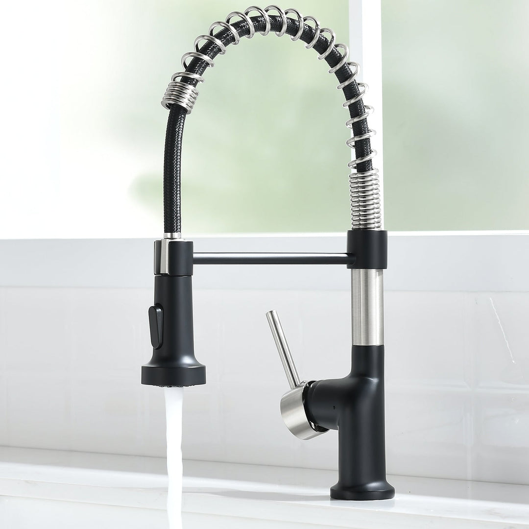 Single Handle Pull Down Sprayer Kitchen Faucet with 360° Rotation