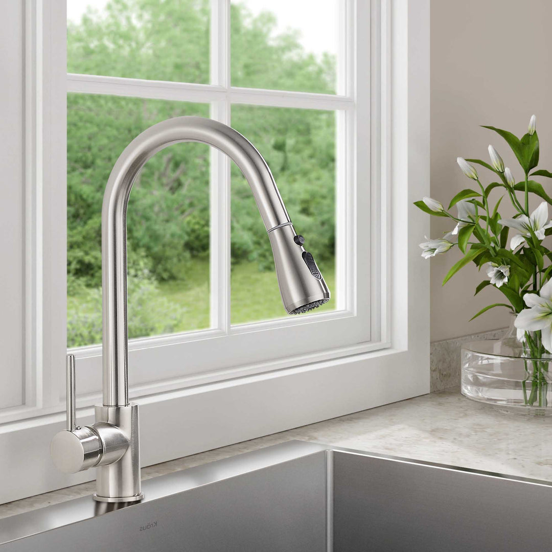 Single Handle Pull Down Sprayer Kitchen Faucet in Brushed Nickel