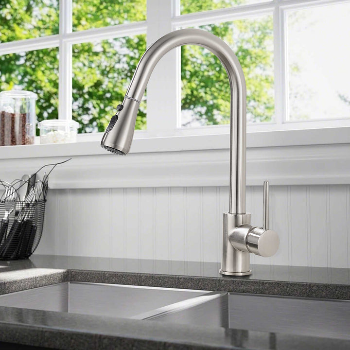 Single Handle Pull Down Sprayer Kitchen Faucet in Brushed Nickel