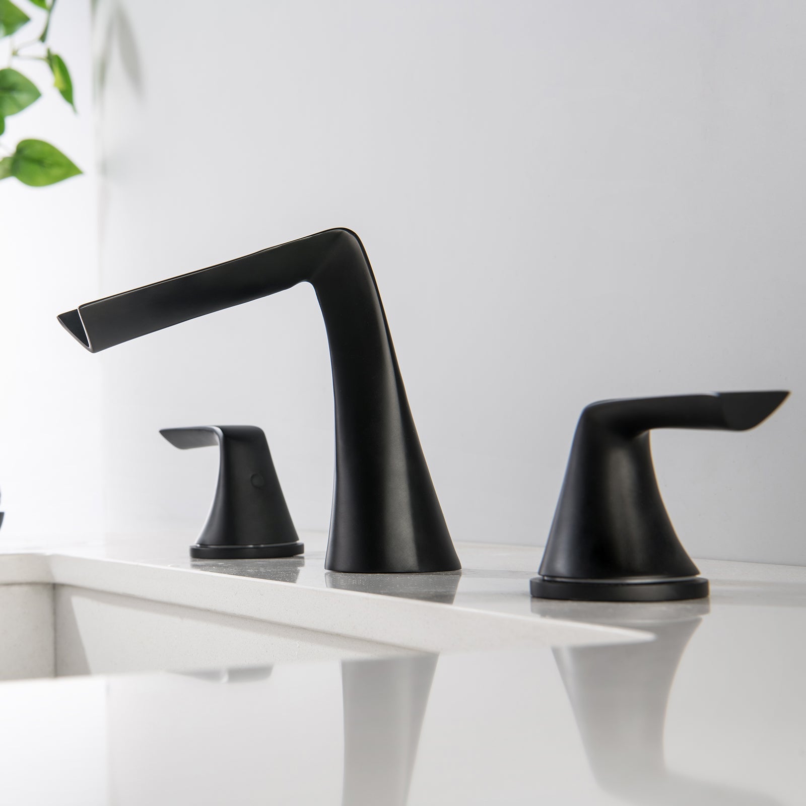 8 in. Widespread 2-Handle 3-Hole Split Brass Bathroom Faucet Set in black