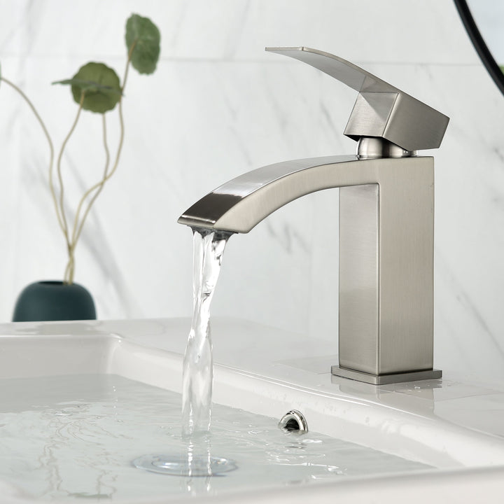 Single Hole Bathroom Faucet