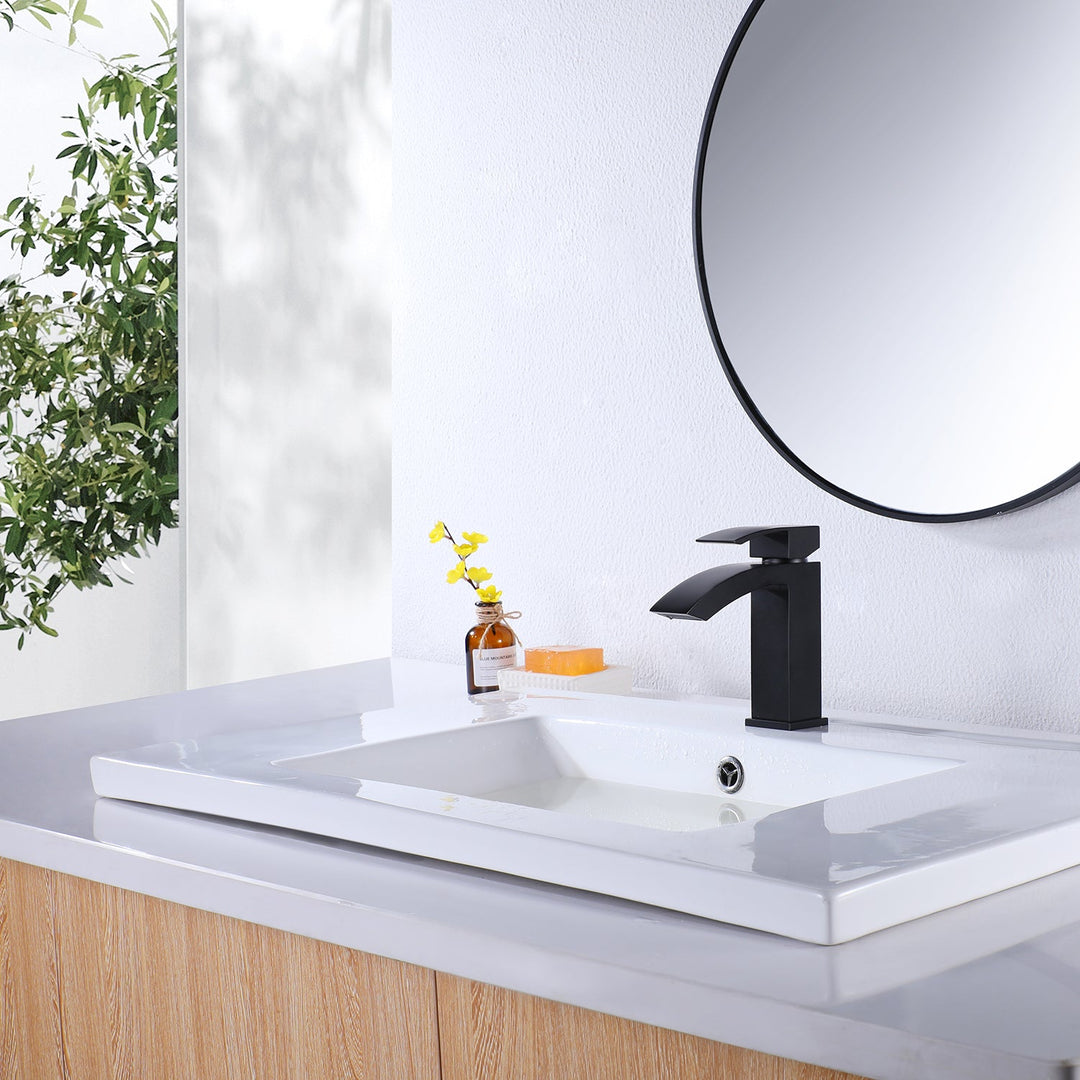 Single Handle Deck Mounted Bathroom Sink Faucet